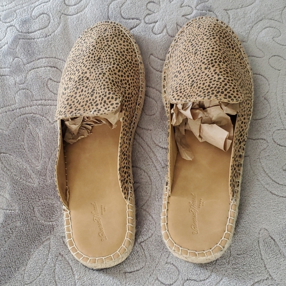 Universal Thread - Picture 4 of 5